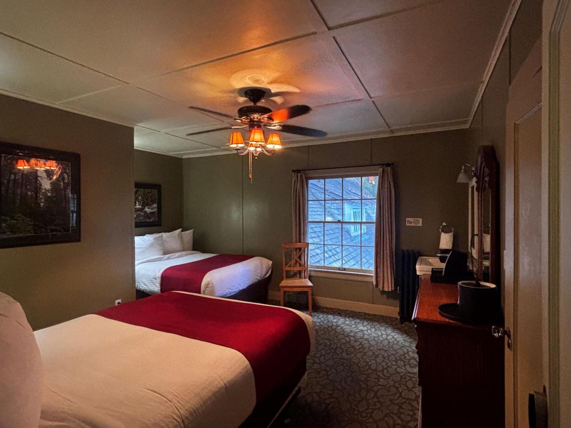 Lake Quinault Lodge Bagian luar foto