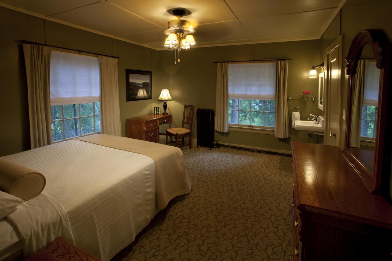 Lake Quinault Lodge Bagian luar foto