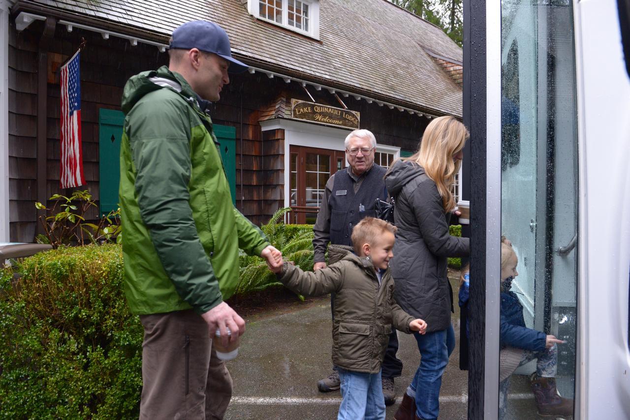 Lake Quinault Lodge Bagian luar foto